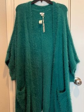 Aerie Fuzzy Green Sweater Cape Vest